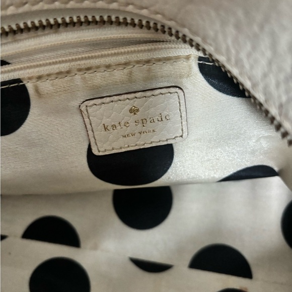 Kate Spade Berkshire Road Stevie Satchel White Pebbled Leather Tassles Boho EUC - Picture 3 of 16